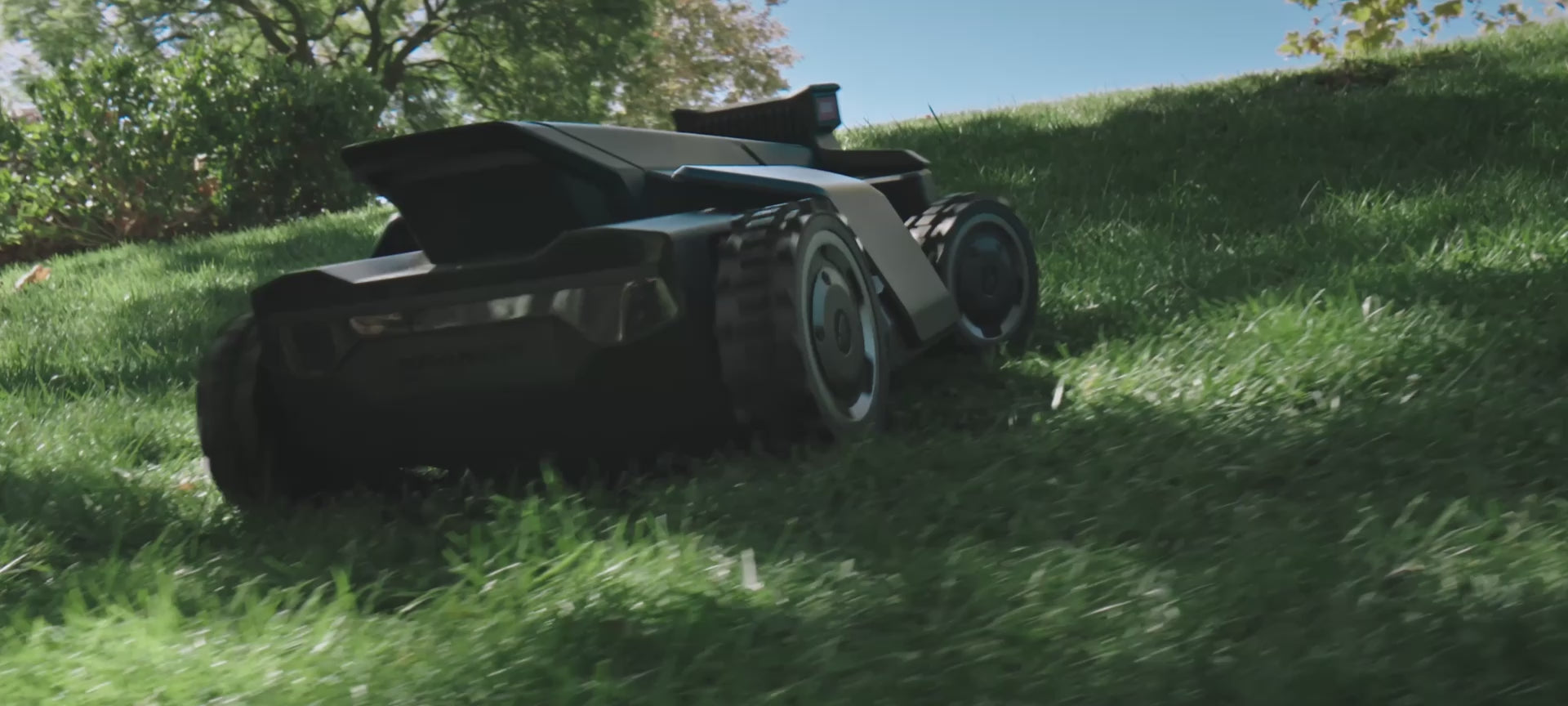 Load video: <p>Meet the Navimow AWD models. The first AWD robot mowers built to conquer up to 84% (40°) inclines with Xero-Turn™ precision.</p>